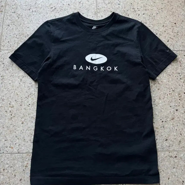 [SOLD OUT] 나이키 BANGKOK 방콕 레터링 반팔 티셔츠 S