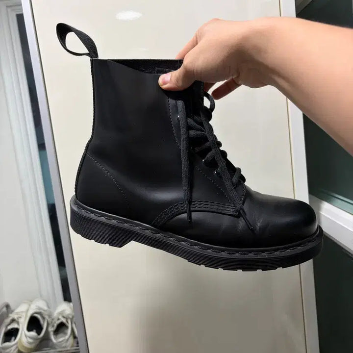 [SOLD OUT] 닥터마틴 1460 모노 270