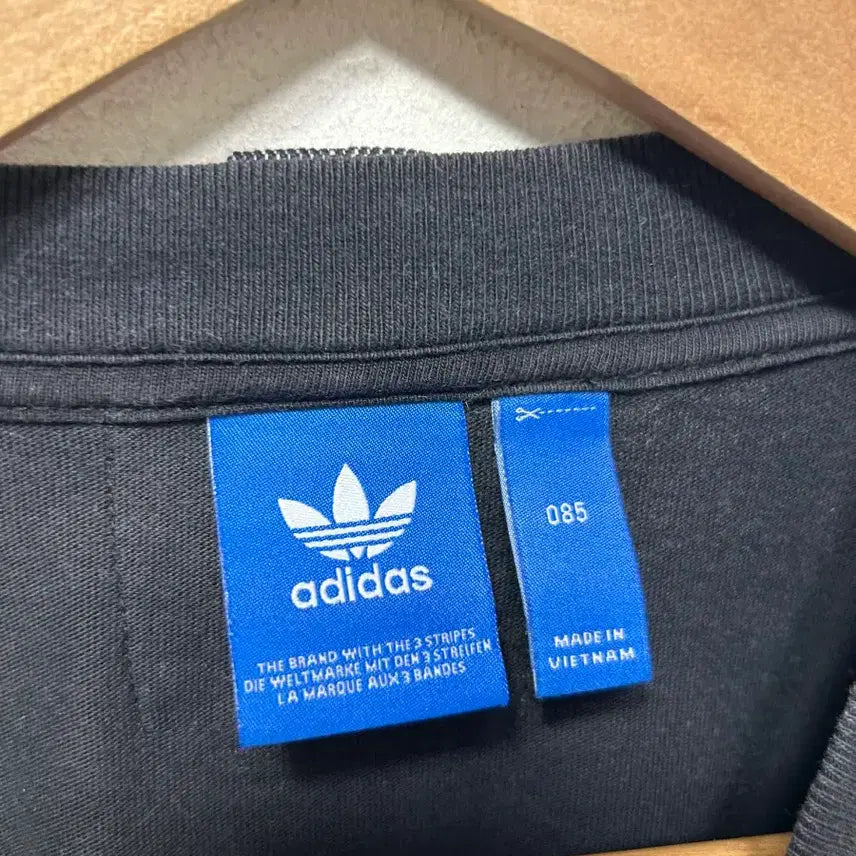 [BUNJANG] Adidas Black 3-Stripes Lettering T-Shirt / 아디다스 블랙 3선 레터링 반팔티 085