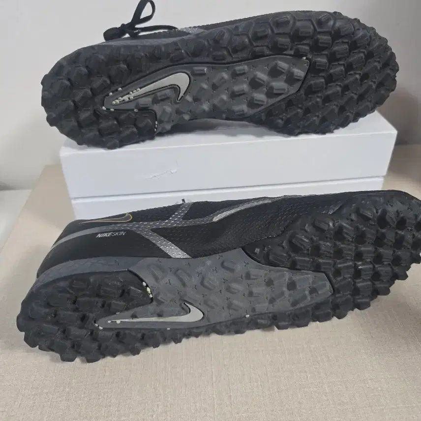 [SOLD OUT] 나이키 팬텀 GT TF 풋살화 275 사이즈