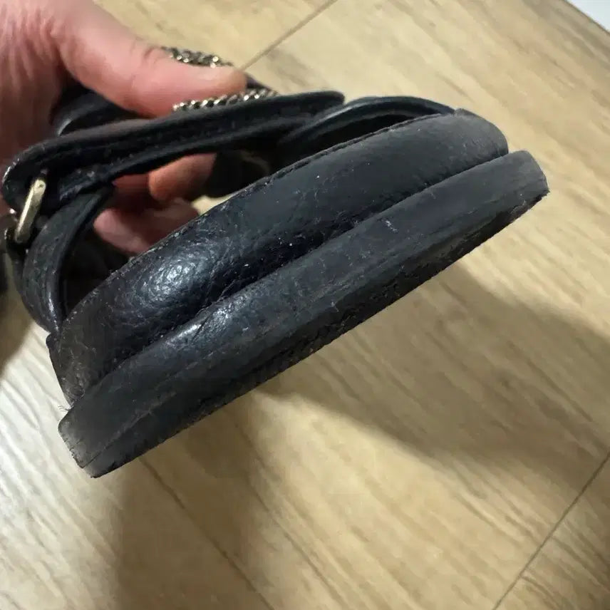 [SOLD OUT] (주말 한정 세일) 샤넬 캐비어 벨크로샌들 250