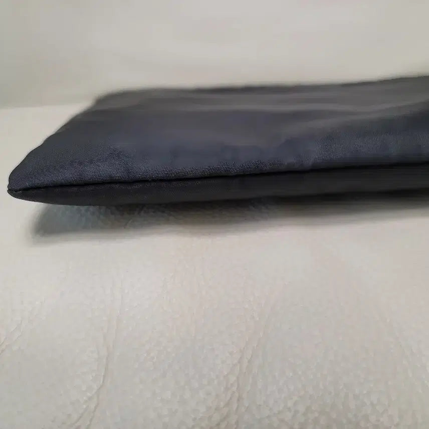 [SOLD OUT] 프라다 클러치백