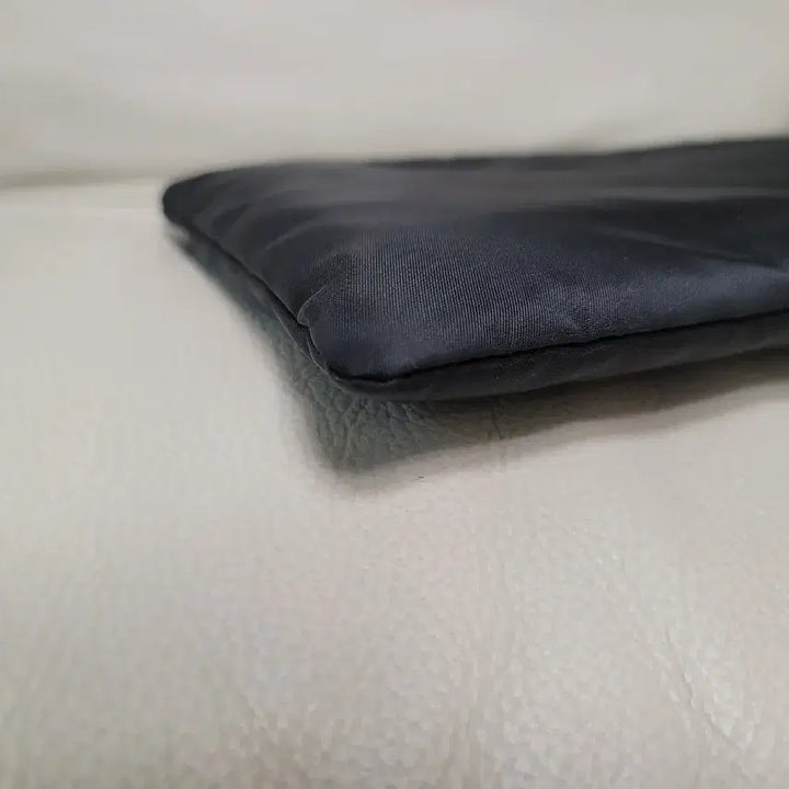[SOLD OUT] 프라다 클러치백