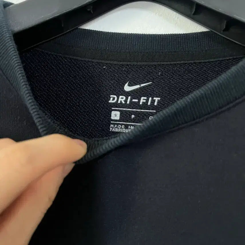 [BUNJANG] Nike Dri-FIT Crop Sweatshirt Black (S) - Women&