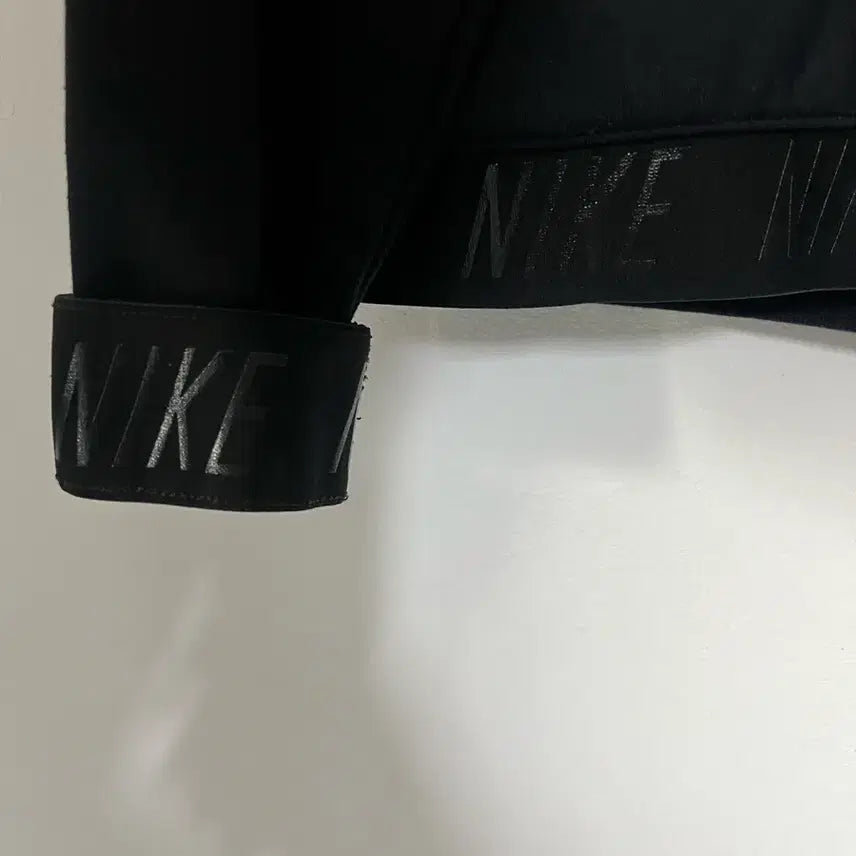 [BUNJANG] Nike Dri-FIT Crop Sweatshirt Black (S) - Women&