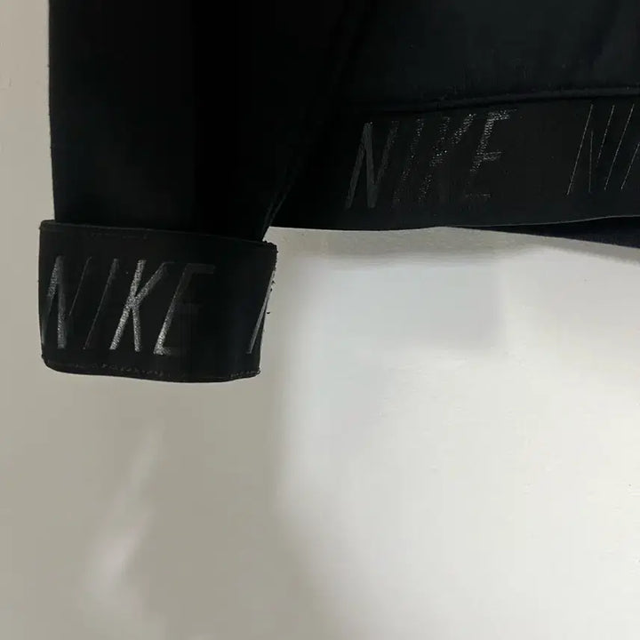 [BUNJANG] Nike Dri-FIT Crop Sweatshirt Black (S) - Women&