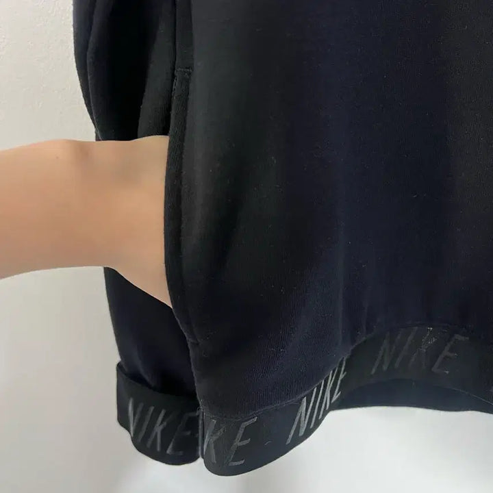 [BUNJANG] Nike Dri-FIT Crop Sweatshirt Black (S) - Women&
