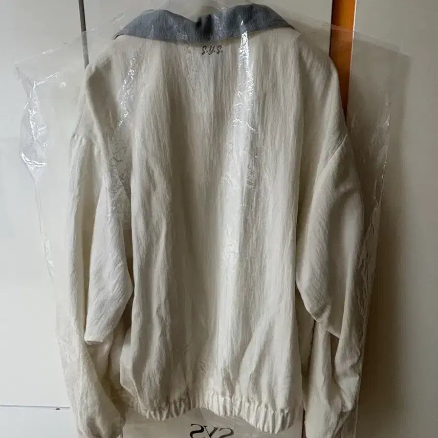 [SOLD OUT] 새상품) sys 시스 윈드브레이커 크림