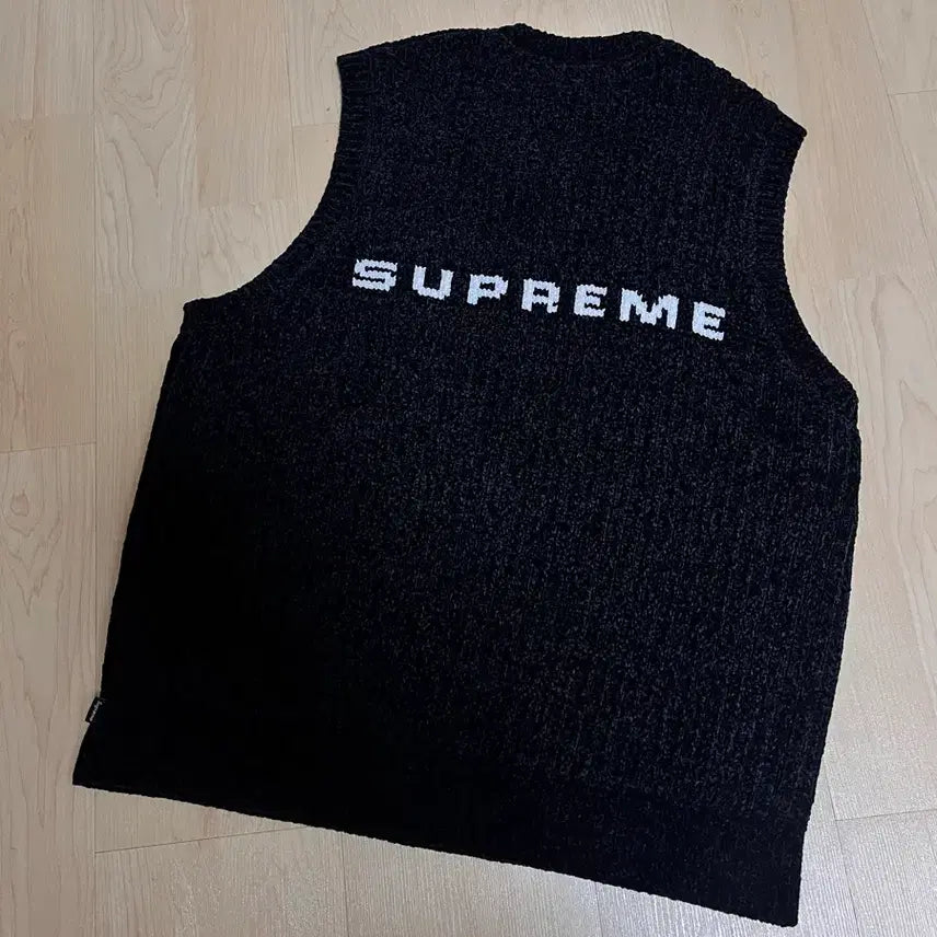 [BUNJANG] Supreme Black Knit Vest / 슈프림 블랙 니트 조끼