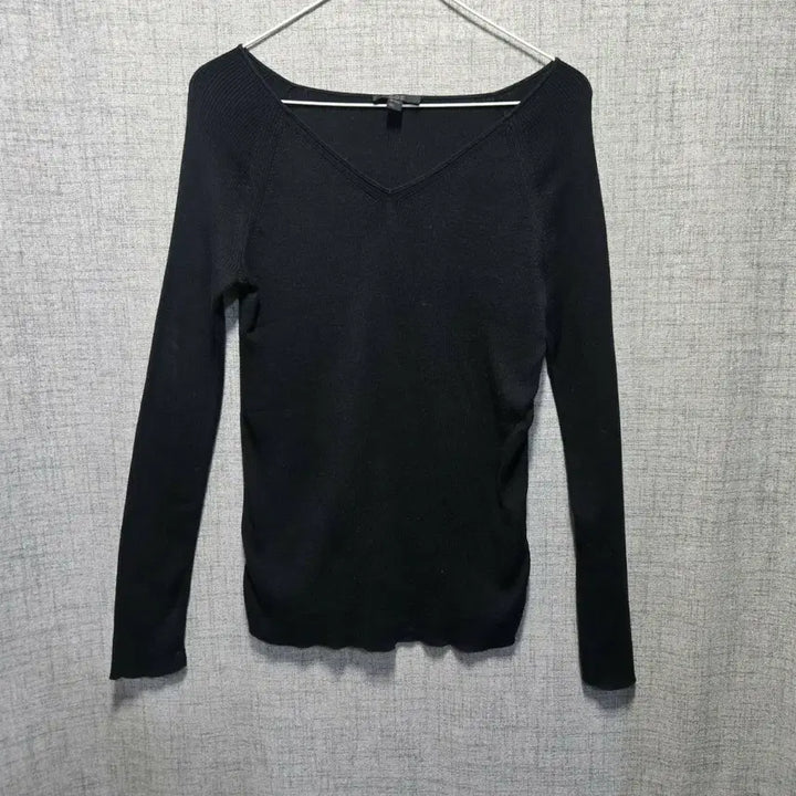 [BUNJANG] COS Black V-Neck Long Sleeve Knit M / 코스 쫀쫀티 블랙 V넥 긴팔 니트 m