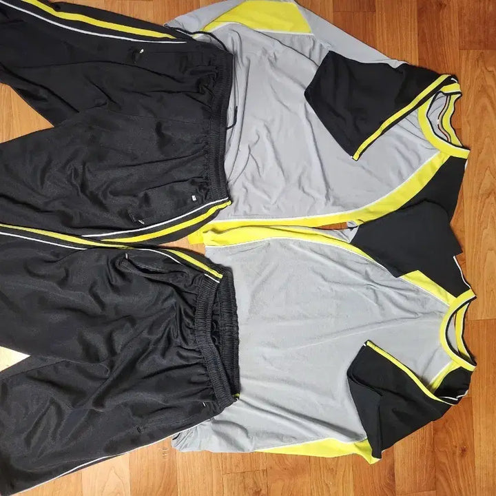 [BUNJANG] Singwan Middle School Summer Uniform Set / 신관중학교 여름 체육복외 교복8장