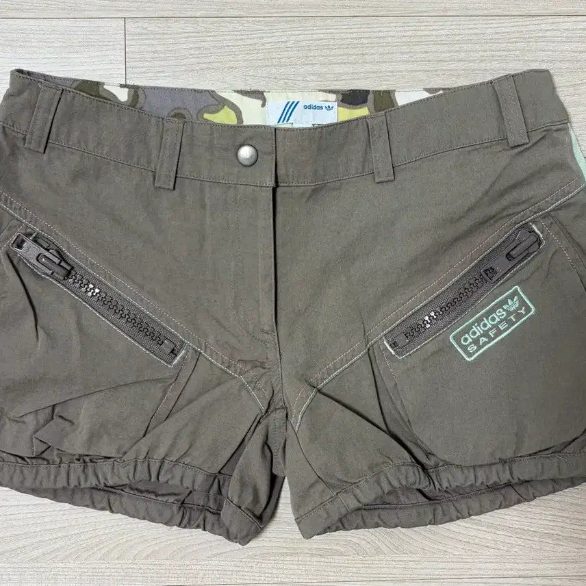 [BUNJANG] Y2k Adidas Punk Shorts / Y2k 와투케 펑크 아디다스 반바지
