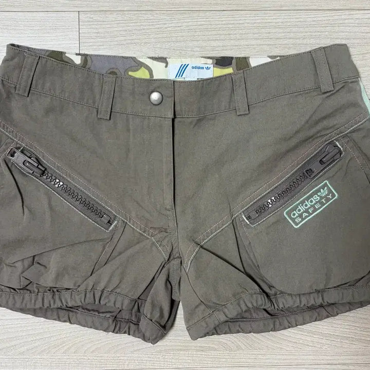 [BUNJANG] Y2k Adidas Punk Shorts / Y2k 와투케 펑크 아디다스 반바지