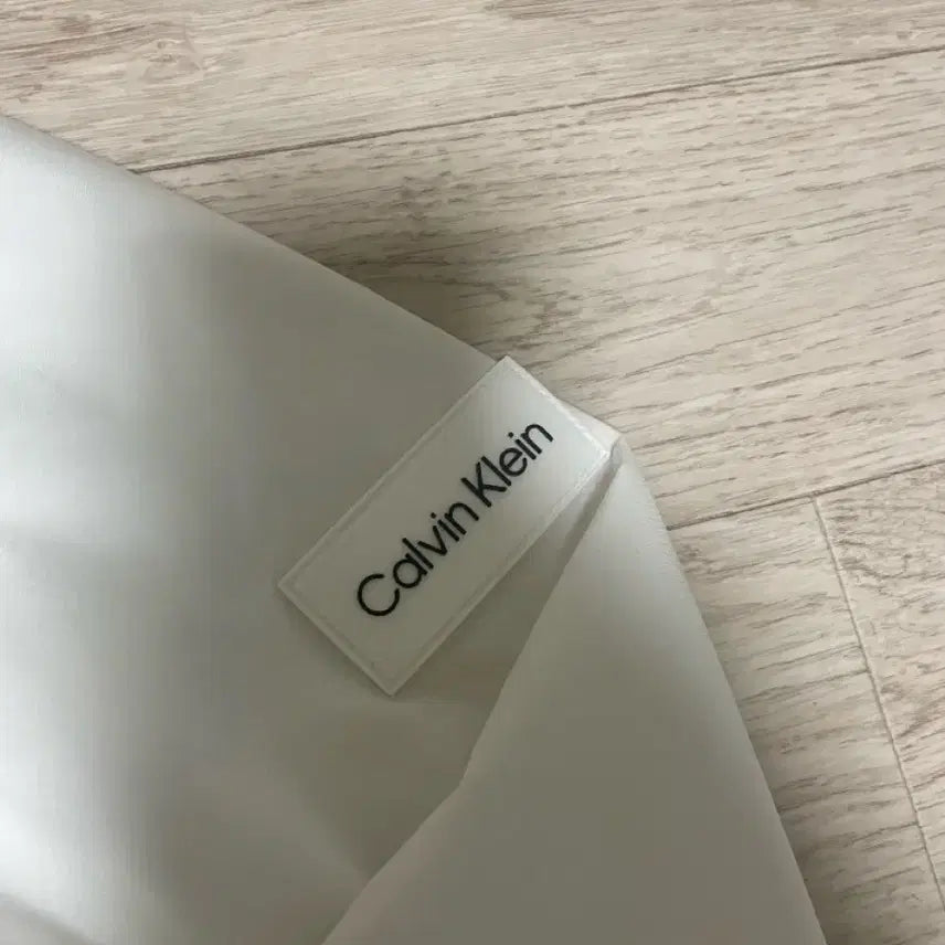 [SOLD OUT] 캘빈클라인 바람막이