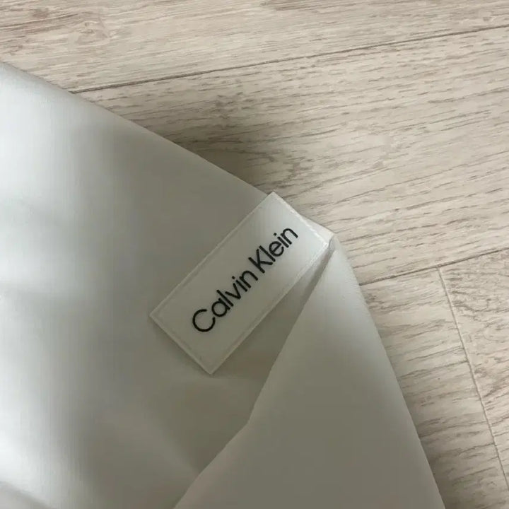 [SOLD OUT] 캘빈클라인 바람막이