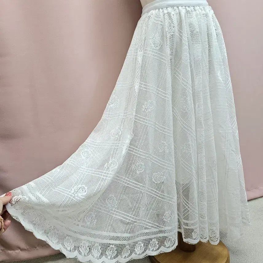 [BUNJANG] Sheer Punching Lace Flare Skirt / 청순 펀칭 레이스 플레어 스커트