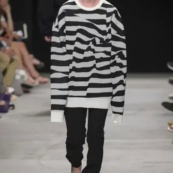 [SOLD OUT] 준지 16ss 컬렉션 비대칭 스트라이프 지브라 니트
