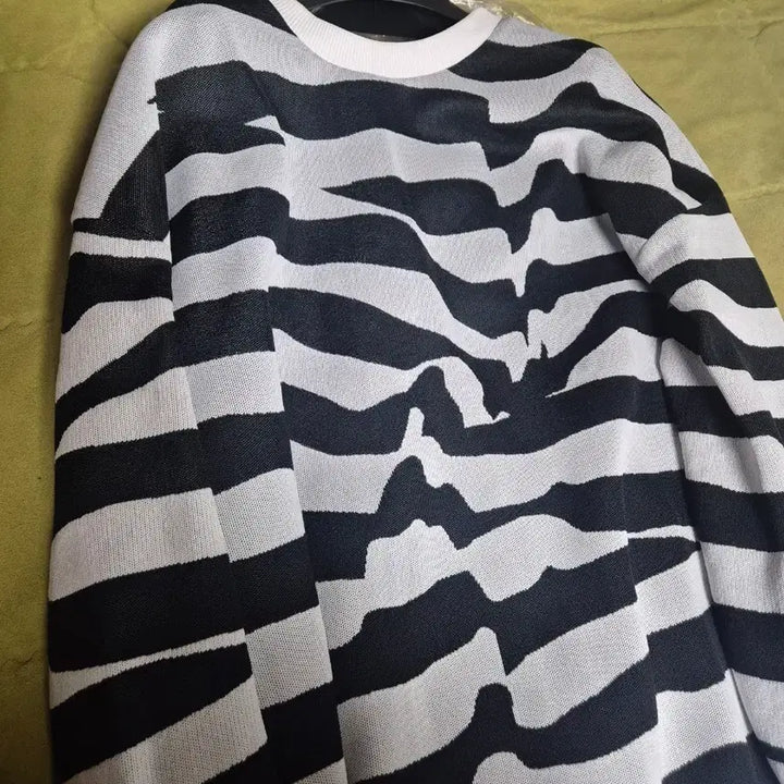 [SOLD OUT] 준지 16ss 컬렉션 비대칭 스트라이프 지브라 니트
