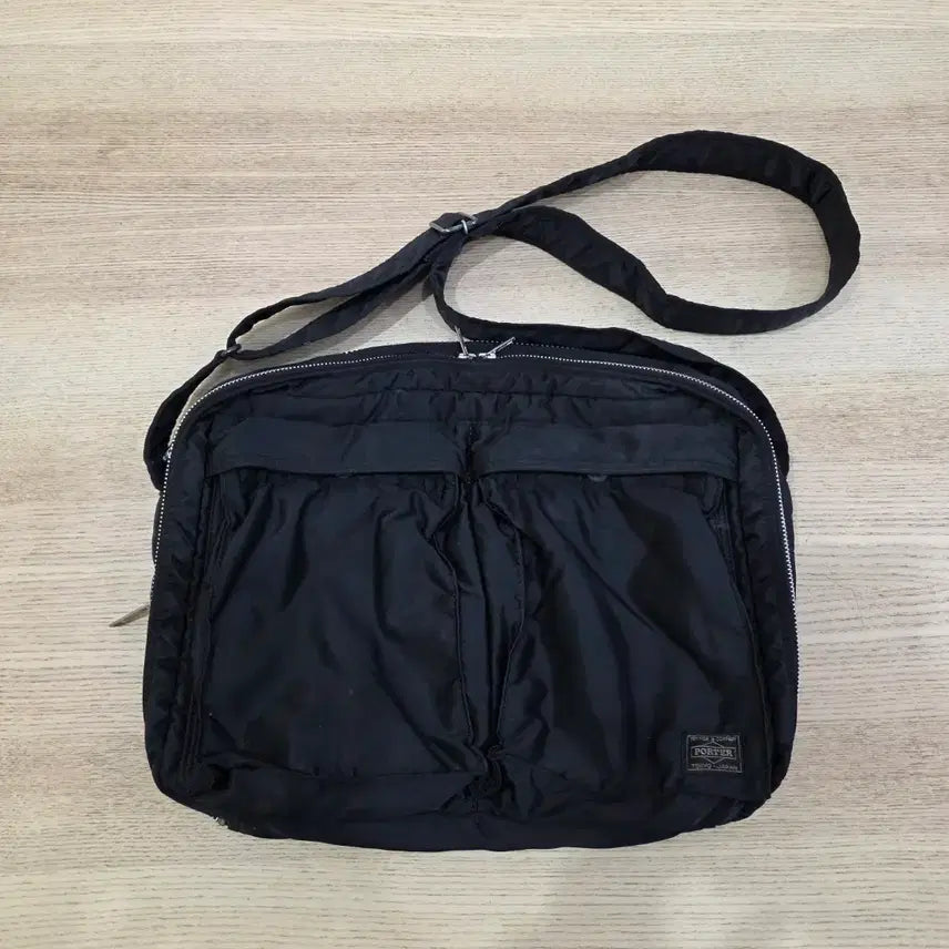 [BUNJANG] Porter Yoshida Tanker Shoulder Bag XL Black / 요시다 포터 탱커 숄더백 엑스라지 블랙 판매. 622-77137