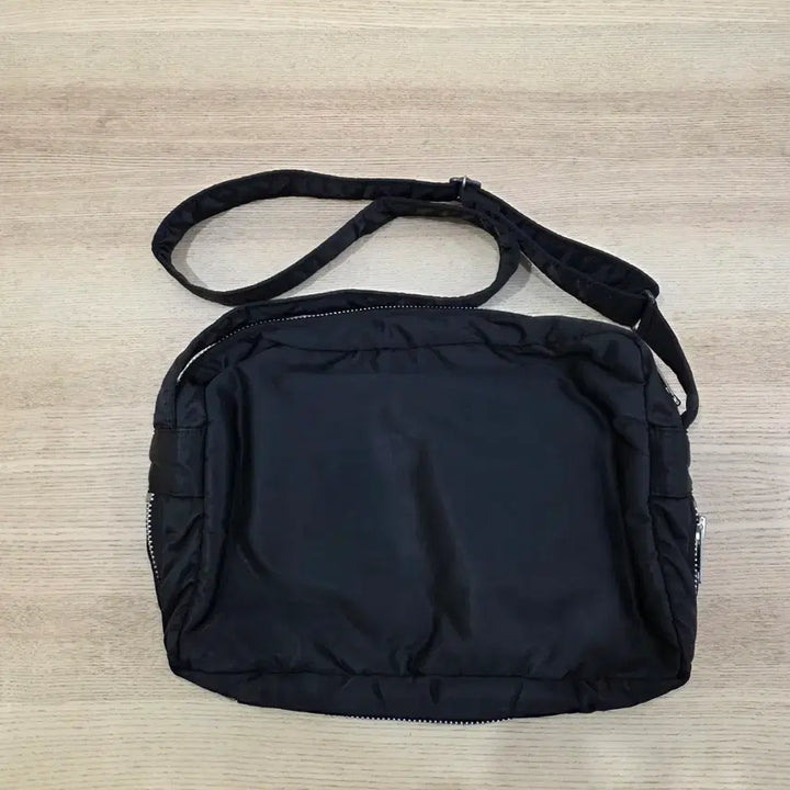 [BUNJANG] Porter Yoshida Tanker Shoulder Bag XL Black / 요시다 포터 탱커 숄더백 엑스라지 블랙 판매. 622-77137