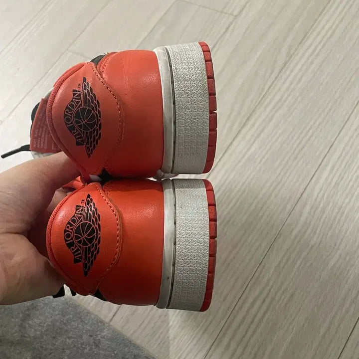 [BUNJANG] Jordan 1 Low OG Starfish Sneakers / (W) 조던1 로우 OG 스타피쉬 245