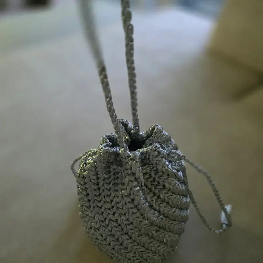 [BUNJANG] Silver Knit Drawstring Bag / 실버 니트 복주머니 가방