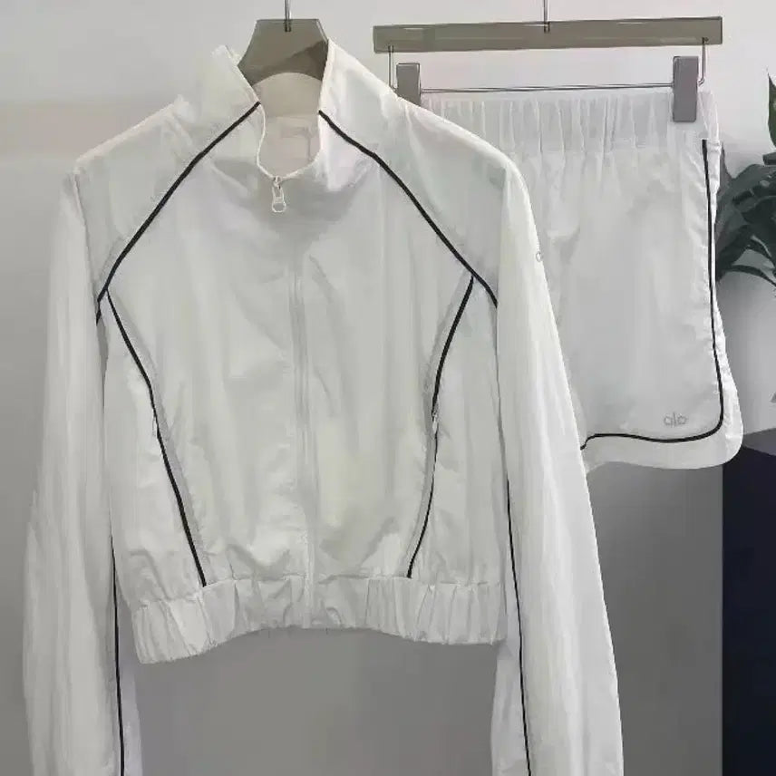 [BUNJANG] Black Training Shorts Set with White Line / 주말 할인)블랙 트레이닝 반바지 셋업