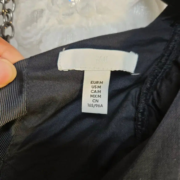 [BUNJANG] H&amp;M Big Ribbon Blouse / H&amp;M  빅리본 블라우스