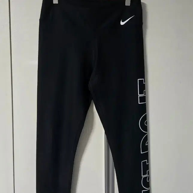 [BUNJANG] Nike Black Leggings with Just Do It Print (Women&