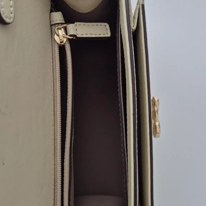 [BUNJANG] Louis Quatorze Chain Shoulder Mini Crossbody Bag / 루이까또즈 체인 숄더 미니 크로스백
