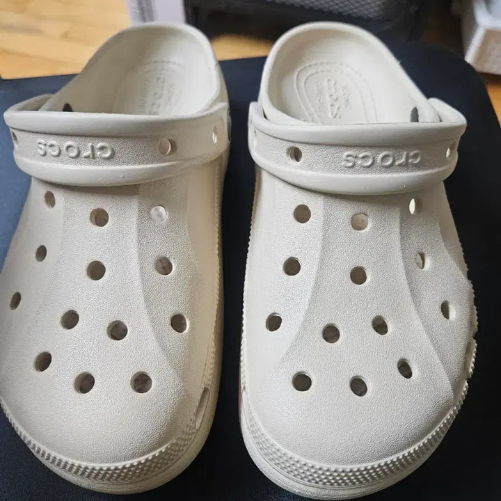 [SOLD OUT] 크록스 윈터화이트  바야 플랫폼230