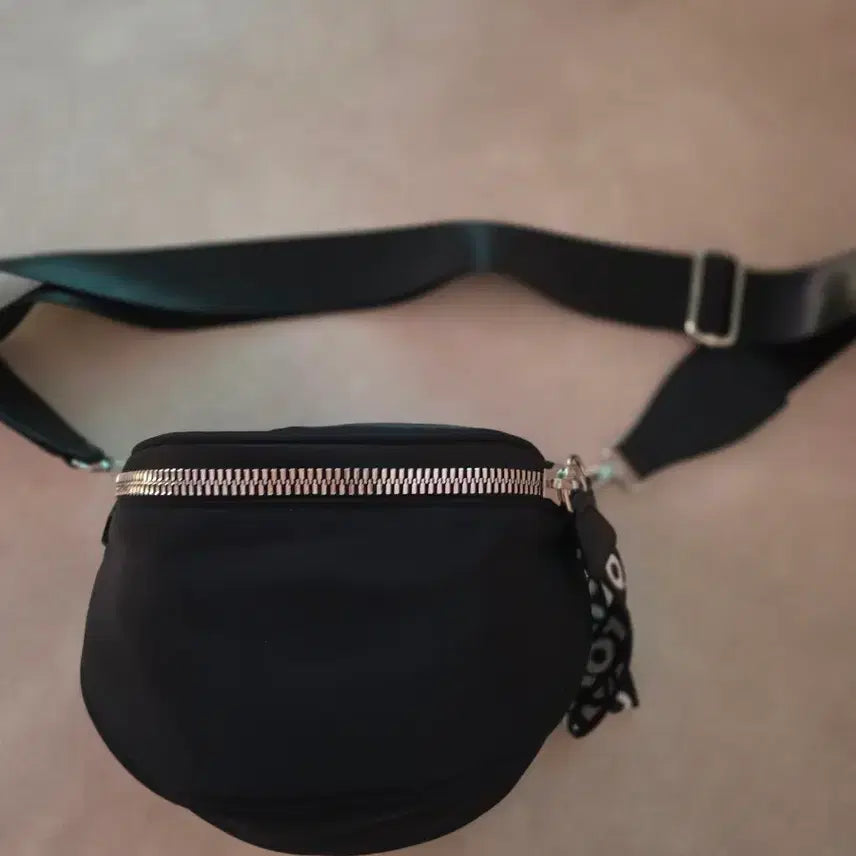 [BUNJANG] Black Waist Hip Sack Bag / 블랙 웨이스트 힙색 가방