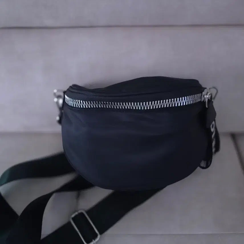 [BUNJANG] Black Waist Hip Sack Bag / 블랙 웨이스트 힙색 가방