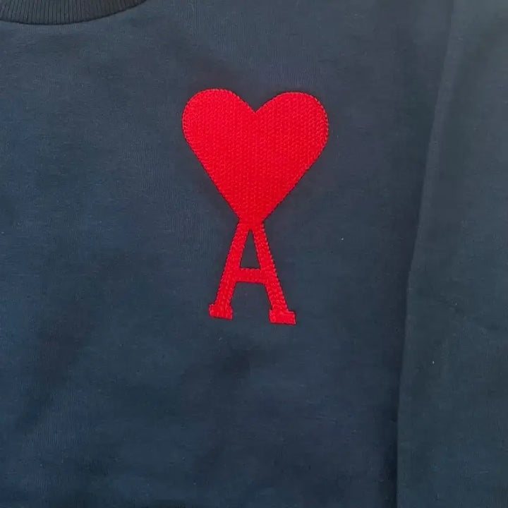 [SOLD OUT] 아미 빅로고 네이비 맨투맨
