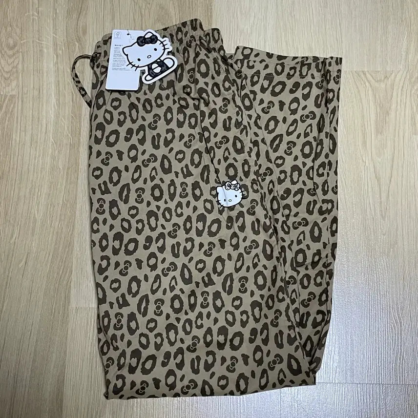 [BUNJANG] SPAO Hello Kitty Leopard Pants M / 택O) 스파오 헬로키티 레오파드 바지