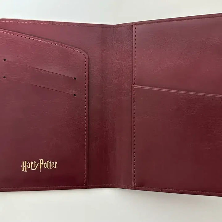 [BUNJANG] Harry Potter Hogwarts Passport Case / 해리포터 호그와트 승강장 여권 케이스