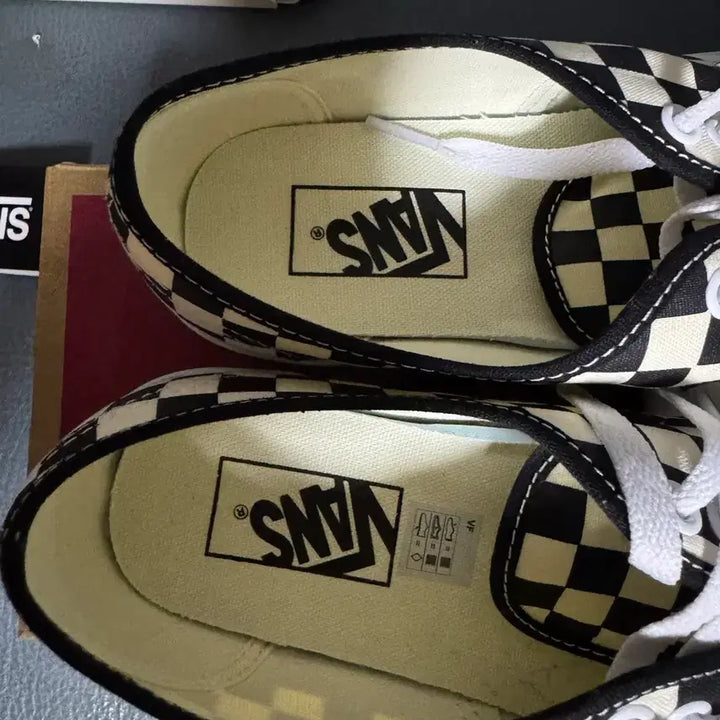 [BUNJANG] Vans Authentic Checkerboard Sneakers / 반스 어센틱 체커보드 250 사이즈 팝니다.