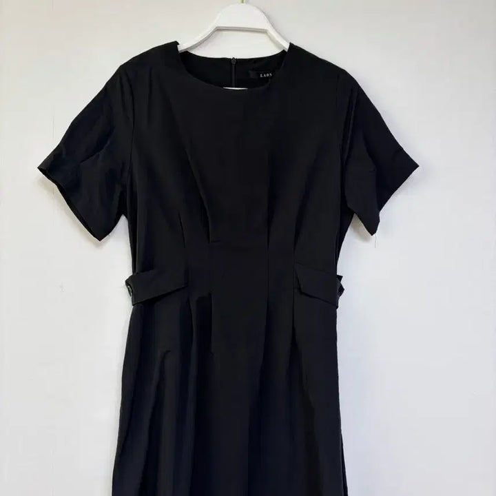 [SOLD OUT] 새상품)라온 LAON 블랙 롱원피스 반팔 A라인 바스락