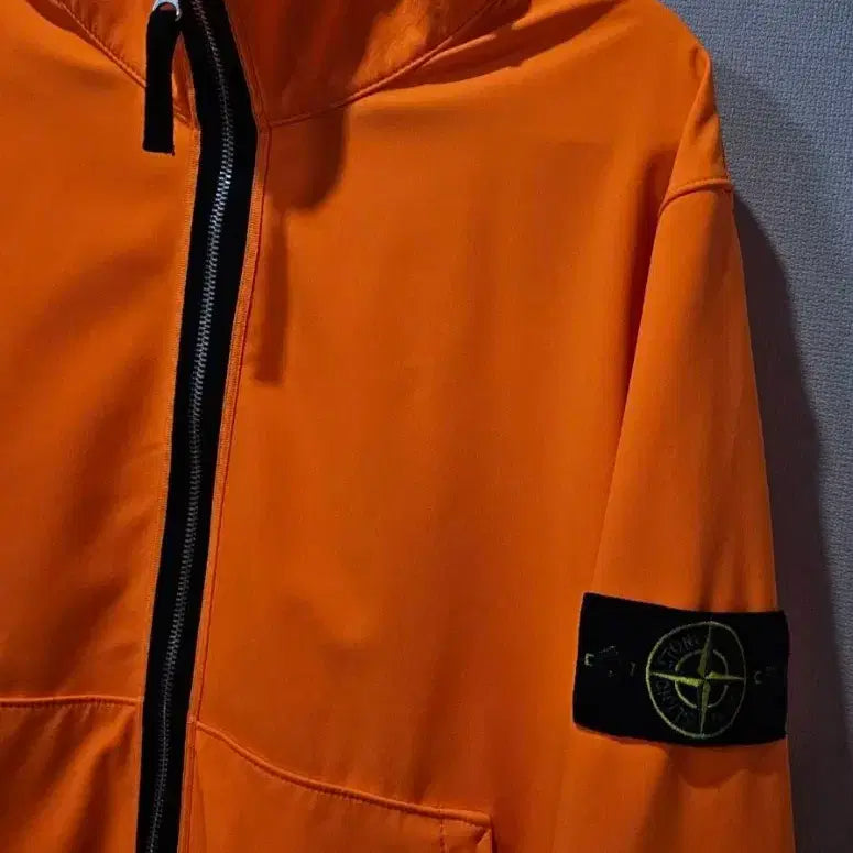 [BUNJANG] Stone Island Light Soft Shell Hooded Jacket XL / 정품 스톤아일랜드 라이트 소프트 쉘 후드 자켓 105/ XL