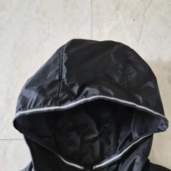 [SOLD OUT] 여성 언더아머 러닝 바람막이 점퍼 M