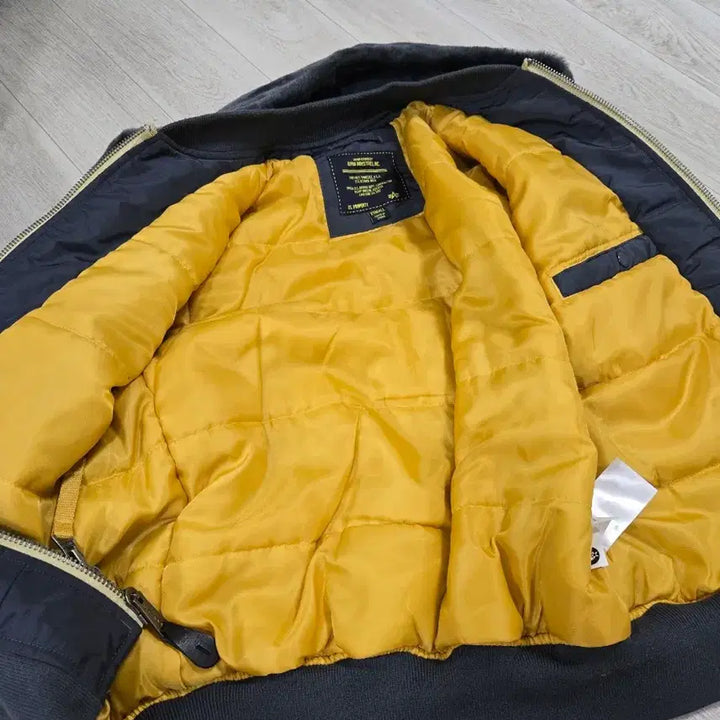 [SOLD OUT] 알파인더스트리 N2B 패딩 XS (95-100) 상태좋음