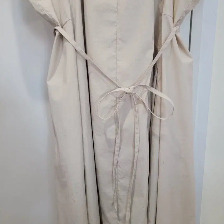 [BUNJANG] Etmont Puff Sleeve Dress Beige Long Dress / 에트몽 라인 디테일 퍼프소매 드레스롱원피스 베이지 55~77 프리사이즈
