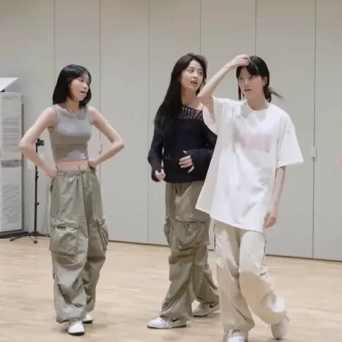 [BUNJANG] LE SSERAFIM Parachute Cargo Pants / [르세라핌 착용] 파라슈트 카고 팬츠_애즈이프캘리