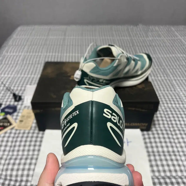 [BUNJANG] Salomon x Kith XT-6 Gore-Tex Trail Sneakers / 275 살로몬x키스 XT-6 고어텍스 트레일 폰데로사 파인 바닐라 아이스