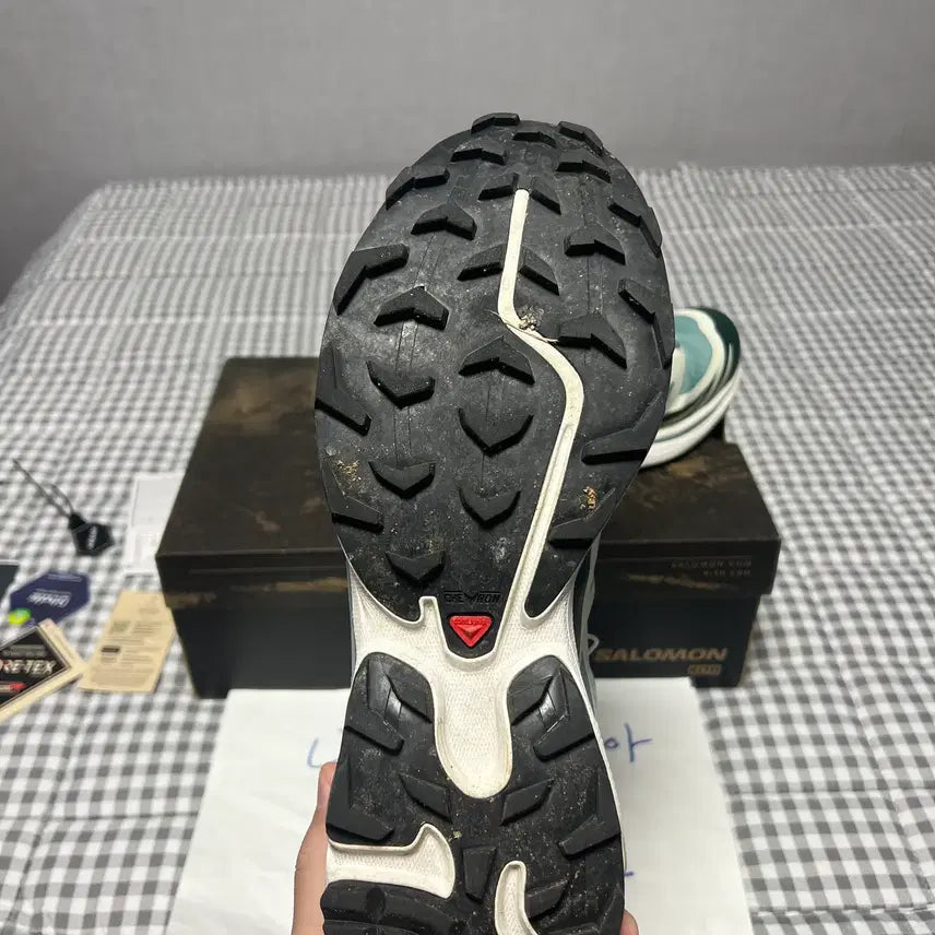 [BUNJANG] Salomon x Kith XT-6 Gore-Tex Trail Sneakers / 275 살로몬x키스 XT-6 고어텍스 트레일 폰데로사 파인 바닐라 아이스