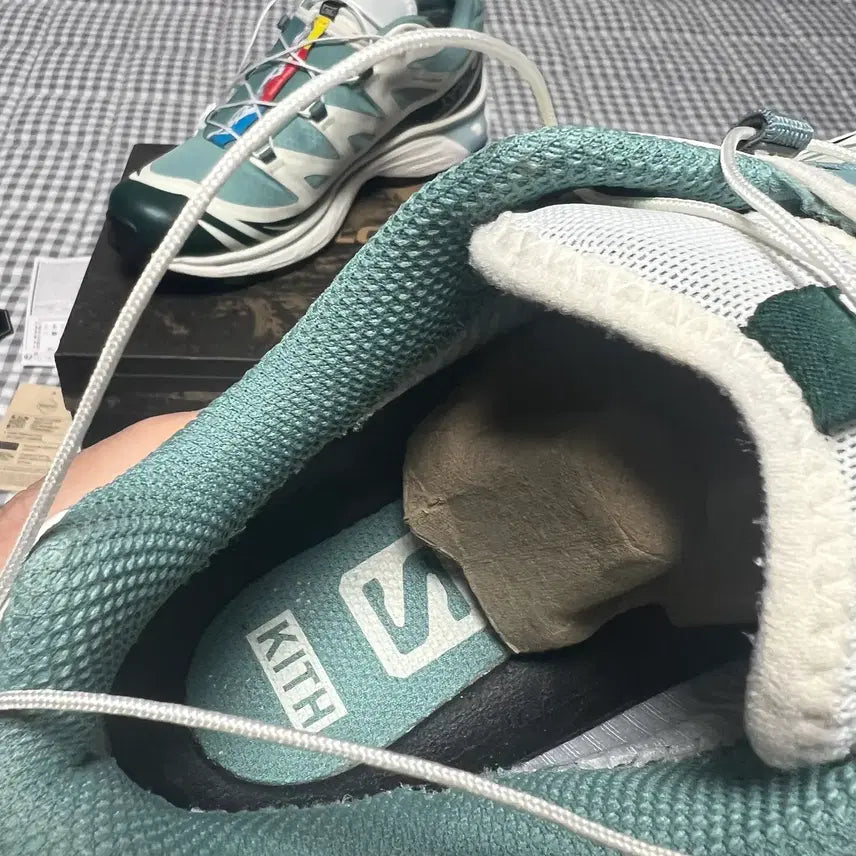 [BUNJANG] Salomon x Kith XT-6 Gore-Tex Trail Sneakers / 275 살로몬x키스 XT-6 고어텍스 트레일 폰데로사 파인 바닐라 아이스