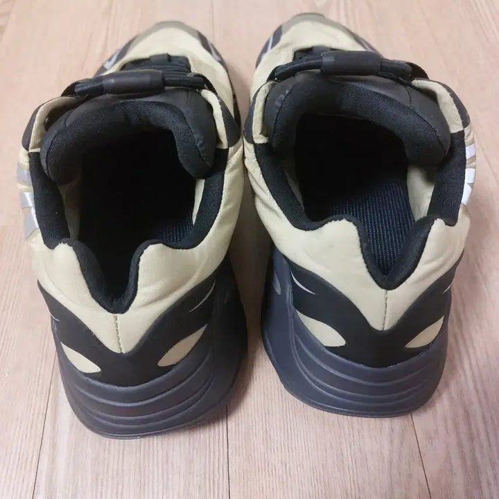 [SOLD OUT] 280)아디다스 이지 부스트 700 MNVN 레진