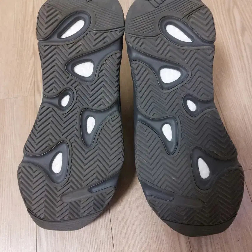 [SOLD OUT] 280)아디다스 이지 부스트 700 MNVN 레진