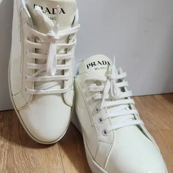 [BUNJANG] Prada Patent Leather Sneakers / (38.5/250)프라다 페이던트 운동화 스니커즈