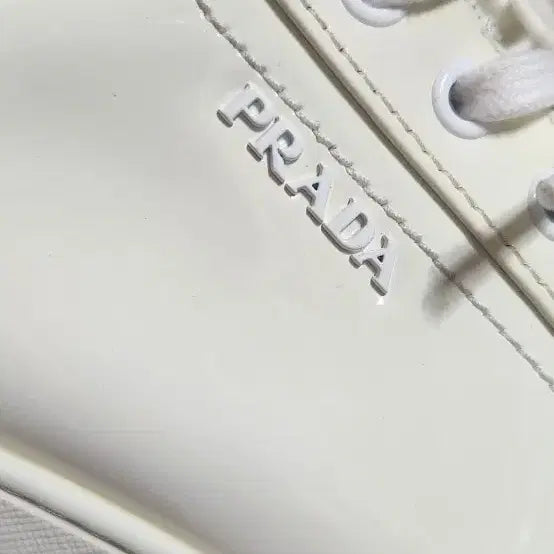 [BUNJANG] Prada Patent Leather Sneakers / (38.5/250)프라다 페이던트 운동화 스니커즈